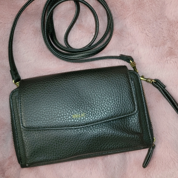 Relic by Fossil Kari Black Wallet on a String - Picture 1 of 6